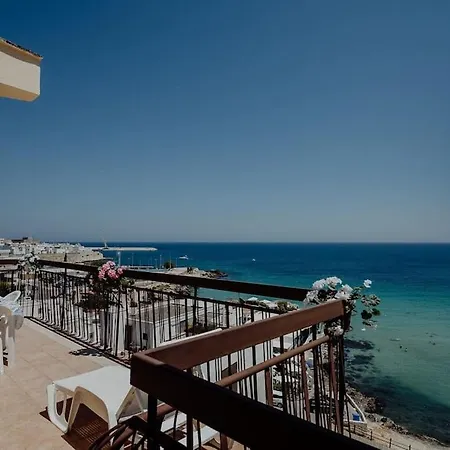 דירה La Terrazza Sul Mare By Monholiday מונופולי