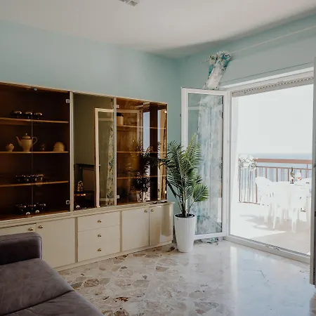 דירה La Terrazza Sul Mare By Monholiday *