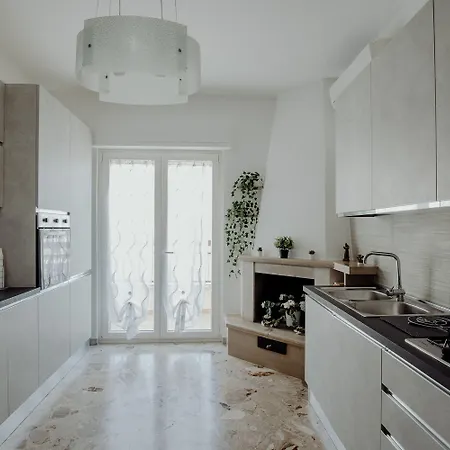 Apartamento La Terrazza Sul Mare By Monholiday